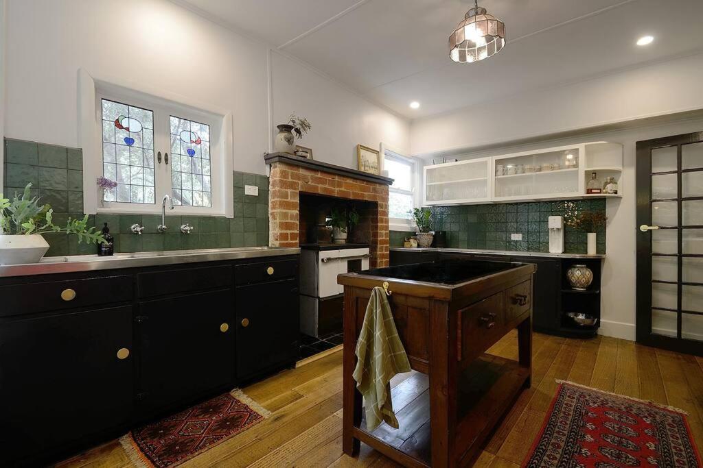 Harrys House Warburton - Peaceful Riverside Cottage In The Perfect Location 外观 照片