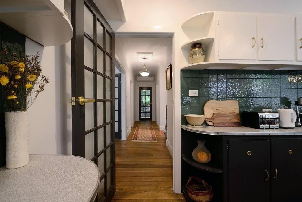 Harrys House Warburton - Peaceful Riverside Cottage In The Perfect Location 外观 照片