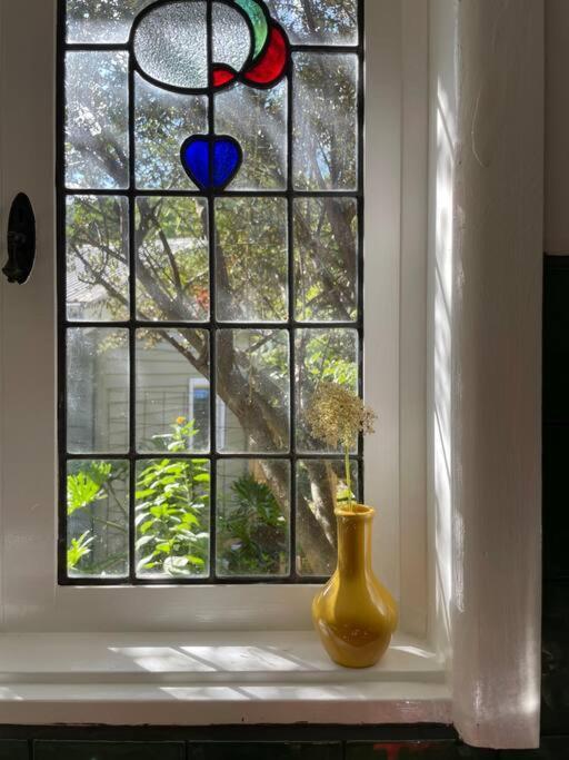 Harrys House Warburton - Peaceful Riverside Cottage In The Perfect Location 外观 照片