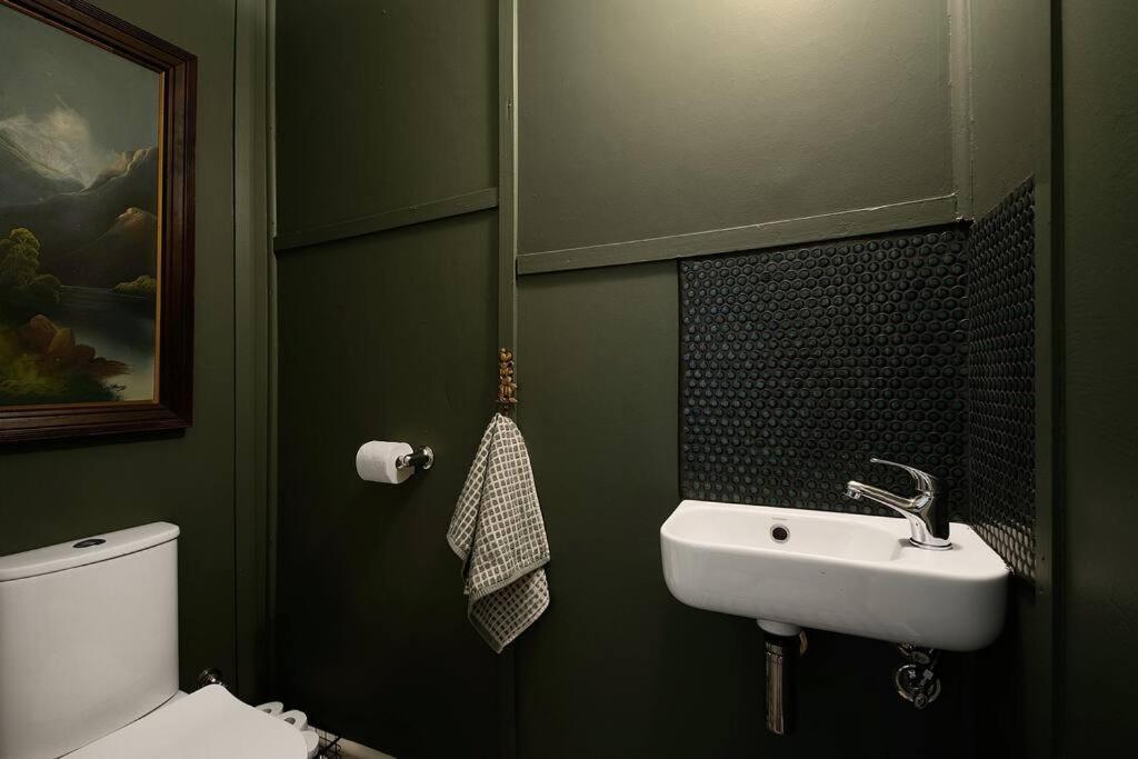 Harrys House Warburton - Peaceful Riverside Cottage In The Perfect Location 外观 照片